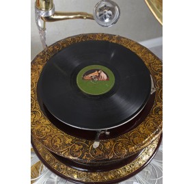 PASSION FOR MUSIC GRAMMOPHONE ROUND